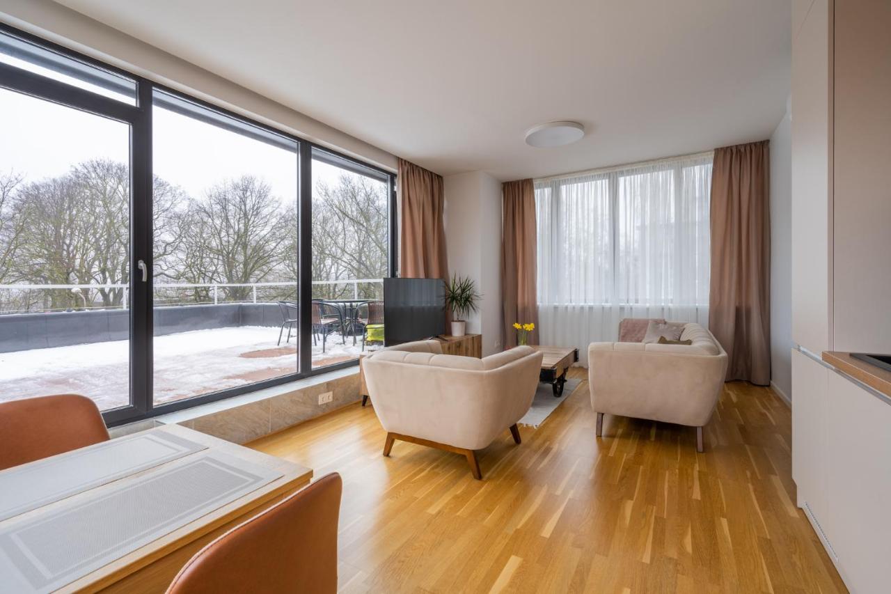 1-bedroom Penthouse With Underground Parking Apartment *