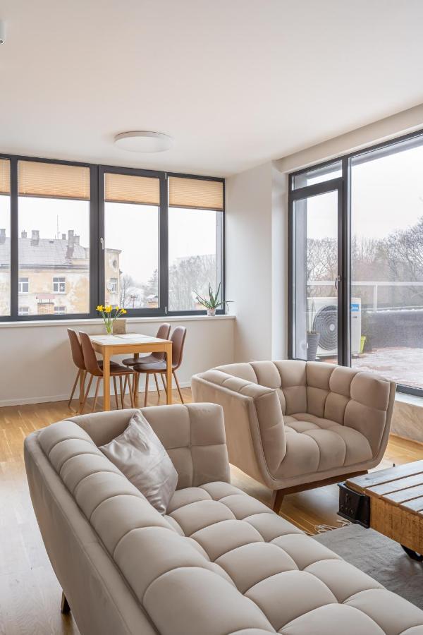 Apartment 1-bedroom Penthouse With Underground Parking *