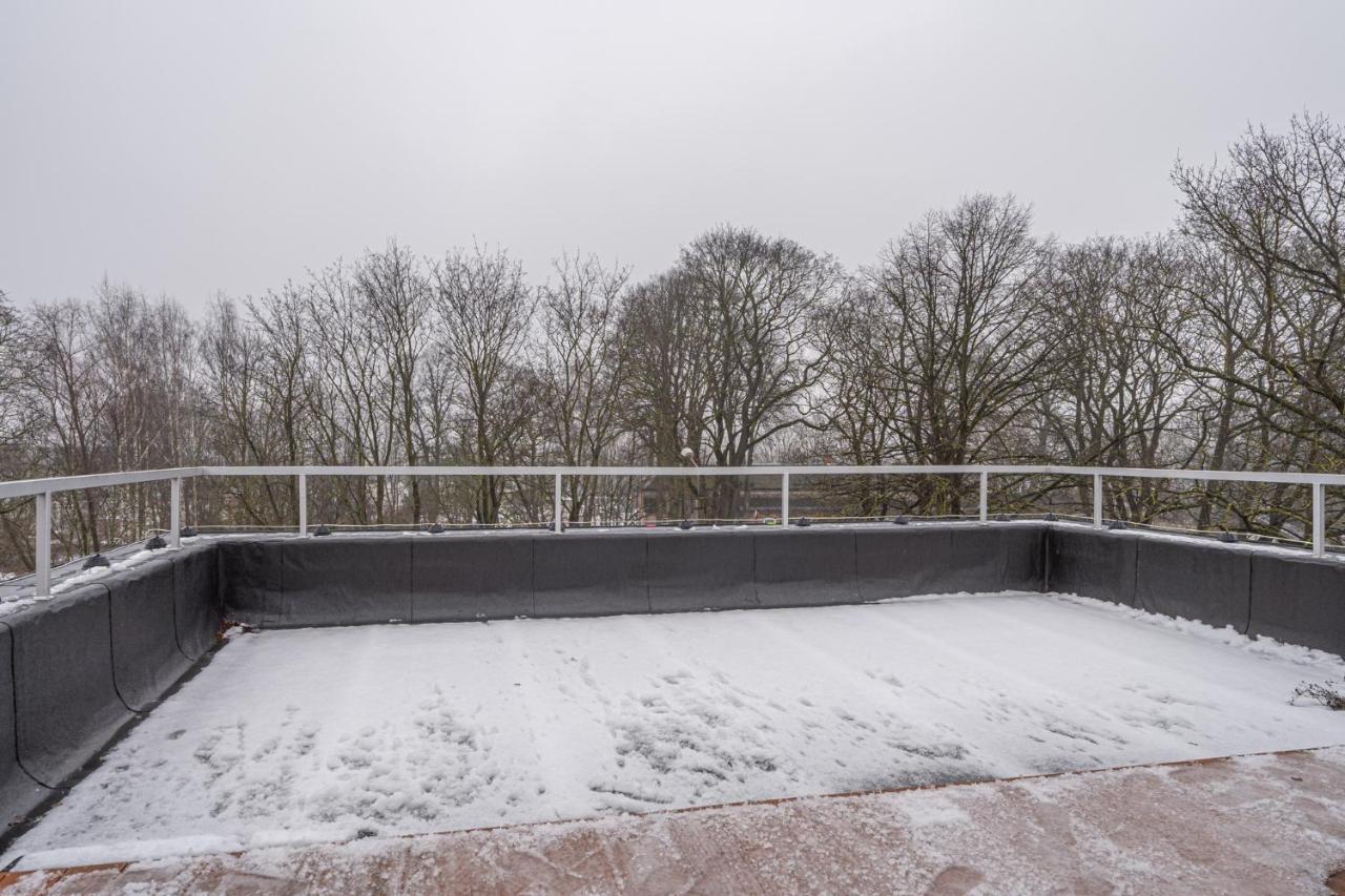 1-bedroom Penthouse With Underground Parking *