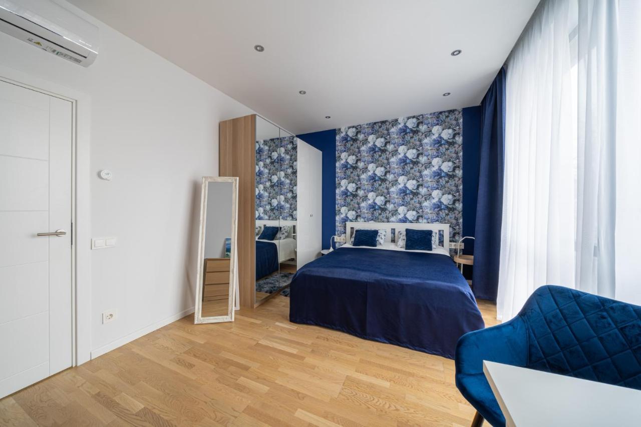 1-bedroom Penthouse With Underground Parking Apartment Riga
