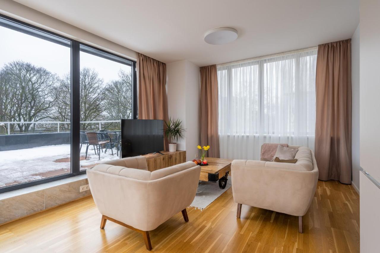 1-bedroom Penthouse With Underground Parking Apartment *